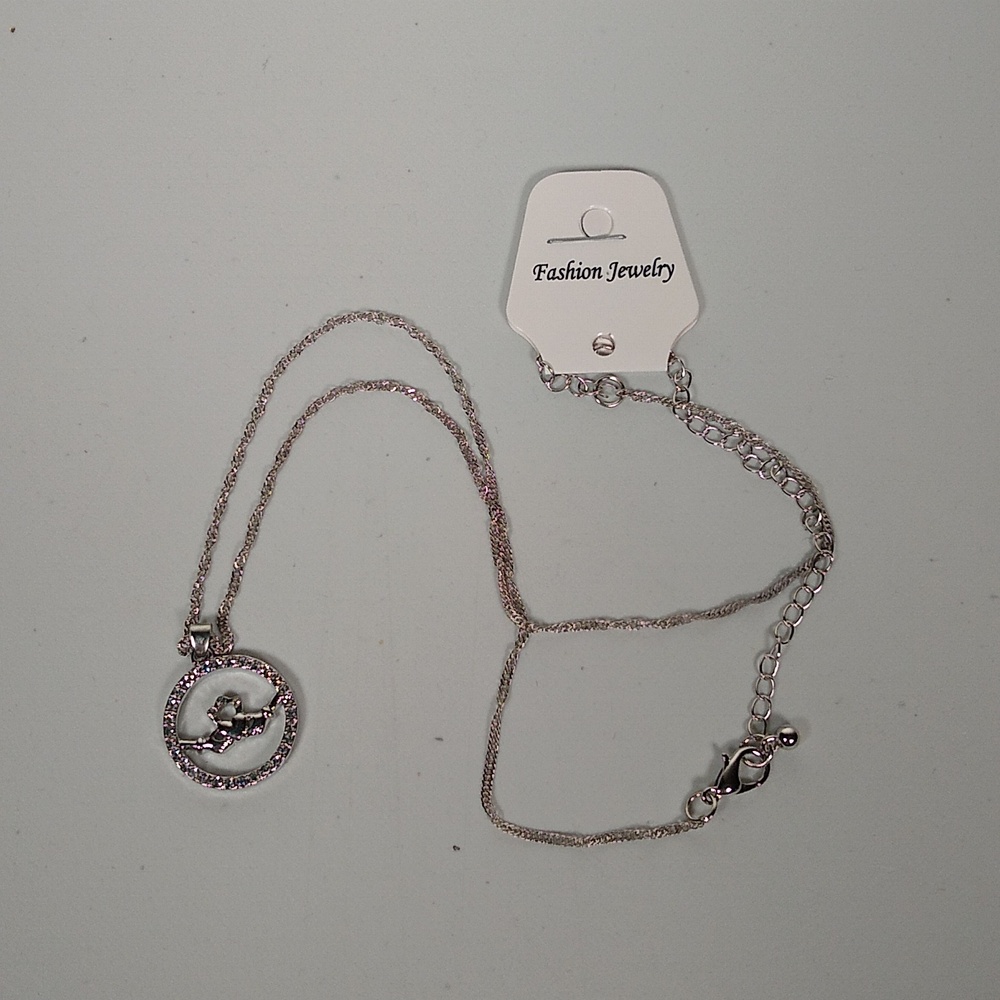Irish Claddagh‎ silver necklace